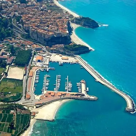 Casa Vacanze Nella Marina Vescovado Di *